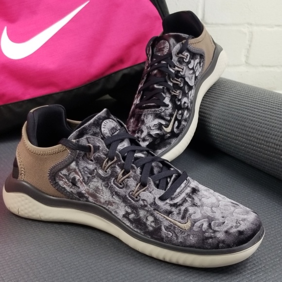 Nike Free RN '18 Wild Velvet Womens - Picture 3 of 8